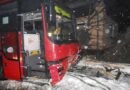 Nö: Autobus und Pkw-Bergung in Hirtenberg