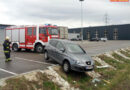 Nö: Pkw „plumpst“ von Supermarktparkplatz