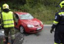 Nö: Fahrzeuglenker befreien Verunfallten aus seinem fahrzeug