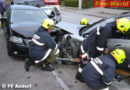 Oö: Bergungsarbeiten nach Pkw-Unfall in Andorf