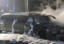 Deutschland: Strechtlimousine lichterloh in Flammen