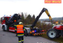 Nö: Angesägter Baum und Ölaustritt aus Traktor in Großweikersdorf