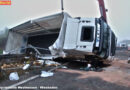 Deutschland: Lkw nach Bremsmanöver eines Unbekannten umgestürzt