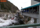 Ktn: Lkw-Unfall: Führerhaus hängt bei Tunnelportal über Brücke in 25 m Höhe