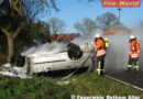 Deutschland: Auto liegt nach Unfall am Dach und brennt