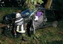 Oö: Person mit hydr. Rettungsgerät aus Fahrzeug befreit