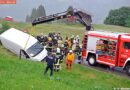 T: Wanderer von fahrerlosem Klein–Lkw überrollt