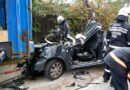 W: Pkw prallt gegen das Heck eines Lkw -> Fahrer eingeklemmt