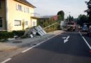 Oö: Hoher Sachschaden bei Unfall mit Fahrerflucht