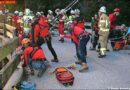 T: Gemeinschaftsübung von Feuerwehr, Bergrettung und Rotem Kreuz