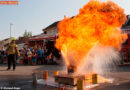 Nö: Flammenreiche Präsentation der FF Korneuburg beim Kinderstadtfest