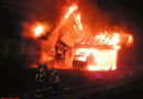 Schweiz: Carport-Vollbrand: Wassertransport mit Privattankwagen