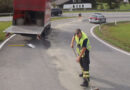 Oö: Ölspur auf der B145 in Bad Ischl