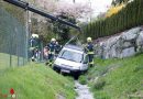 Oö: Kleintransporter rollte von einer Hauseinfahrt in den Gschaidbach