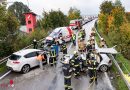 Oö: Drei Verletzte bei Frontalkollision auf Donaubrücke in Aschach/Donau