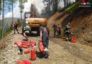 Stmk: Baggerbrand an exponierter Stelle erst mit Sand, dann mit Wasser bekämpft