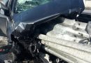 Stmk: Zwei Verletzte bei Unfall in Kapfenberg → Leitschiene gabelt Pkw auf