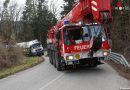 Oö: Schwierige Bergung eines Silo-Lkw samt Anhänger in Niederthalheim