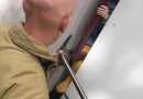 Deutschland: 19 Monate altes Mädchen steckt zwischen Betonbrüstung und Metallkonstruktion fest