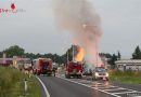 Oö: Brennendes Stroh auf Anhänger auf der B 138 in Steinhaus bei Wels