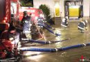 D: Geborstene Wasserleitung führt zu aufwendigen Feuerwehreinsatz