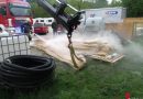 Oö: Autobergung, Ölaustritt und brennender Plastikschlauch in Vöcklabruck