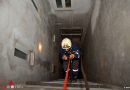 Wien: 15 Meter zu Hund abgeseilt und aus Lichtschacht geholt