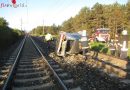 Nö: Autoüberschläge enden in Wiener Neustadt auf Bahngleis