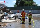 Deutschland: Sperrmüll Anlieferungshalle in Brand geraten