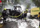 Stmk: Traktor in Vollbrand – Brandübergriff auf Wald verhindert