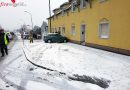 Nö: Pkw kommt ins Schleudern und prallt gegen eine Hausmauer