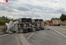 D: Betonmischwagen kippte auf der Autobahn um