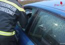 Nö: Kind aus verschlossenem Pkw befreit