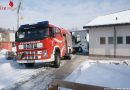 Nö: Lkw kommt auf glatter Fahrbahn ins Rutschen