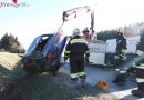 Nö: Pkw landet am Dach im Straßengraben