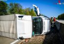 Stmk: Pkw fährt auf A2 bei Mooskirchen Klein-Lkw auf und wirft diesen um