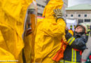 D: Feuerwehr Düsseldorf im Großeinsatz → Chemikalienaustritt bei Verladearbeiten in Spedition