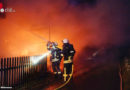 D: Wohnmobil unter Carport in Vollbrand