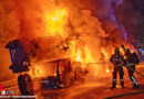 Nö: 400 Tonnen Autokran auf Westautobahn bei Haag in Vollbrand
