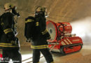 Bayern: Pkw-Brand in der Einhausung in Goldbach