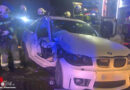Wien: Pkw reißt Stahlträger aus → Person aus Auto geschleudert, weitere eingeklemmt