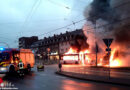D: Linien-Gelenkbus in Gelsenkirchen in Vollbrand