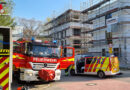 D: Monteur klemmt bei Aufzugmontage auf Leiter zwischen Decke und Lift → tot