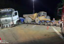 D: Verkehrsunfall unter Beteiligung eines Schwertransporters samt Dumper auf der A1 zwischen Mehring und Reinsfeld