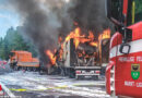 Stmk: Aufwendiger Einsatz auf der A 2 → Sattelschlepper nach Auffahrunfall in Flammen (Steinberg | Modriach)