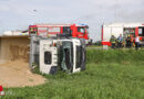 Oö: Schotter-Lkw in Hörschung über Böschung gestürzt