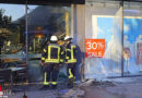 Bayern: Betrunkener 24-Jähriger fährt ohne Fahrerlaubnis mit SUV in zwei Schaufenster in Bad Reichenhall