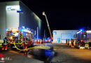 D: Nächtlicher Maschinenbrand in Lagerhalle in Bruchsal
