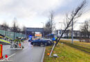 Bayern: Fahrt mit Limousine endet am Baum in München