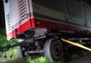 Bgld: Tiertransport mit 6.200 Hühnern nach „Navi-Fehlleitung“ in Schräglage